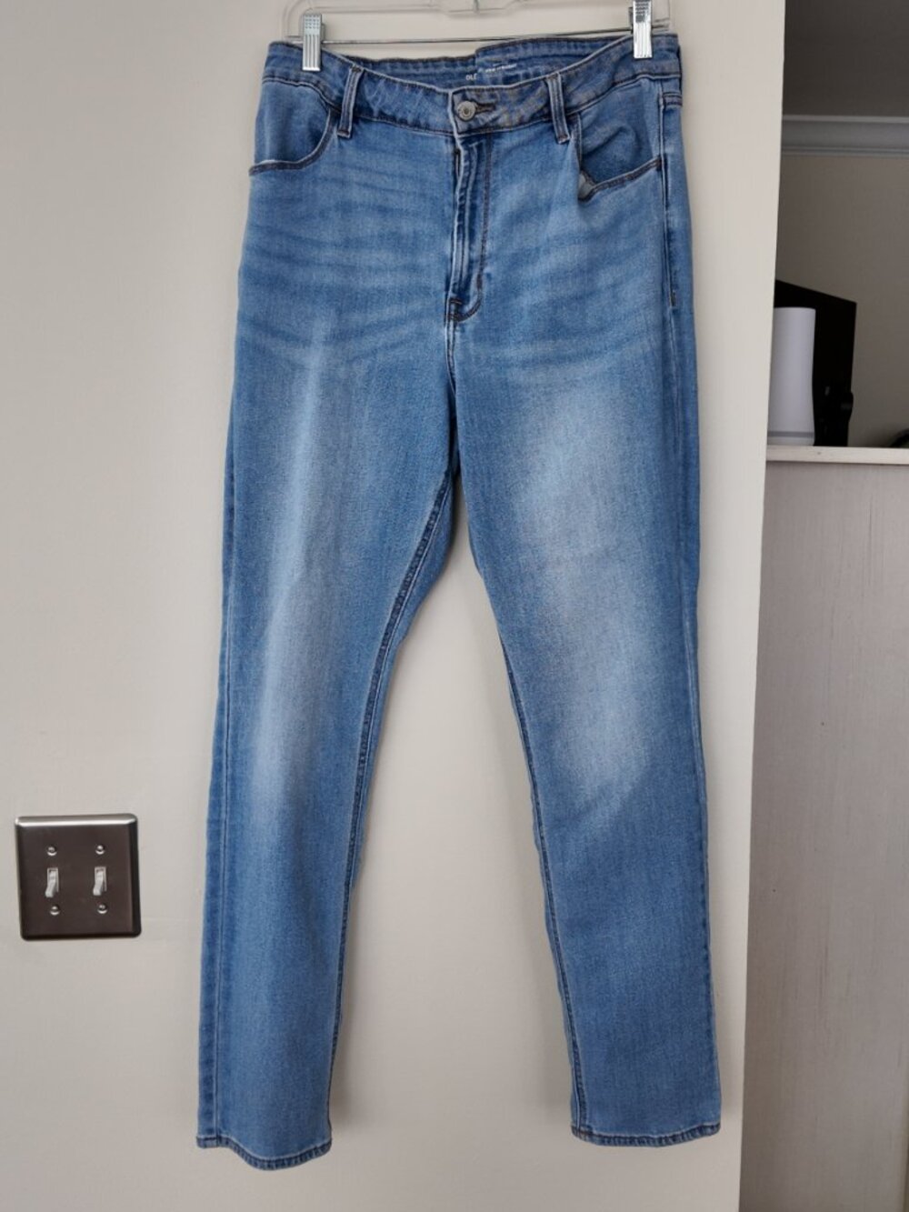 Old Navy High-Rise Wow Straight Jeans Medium Wash | Size 14